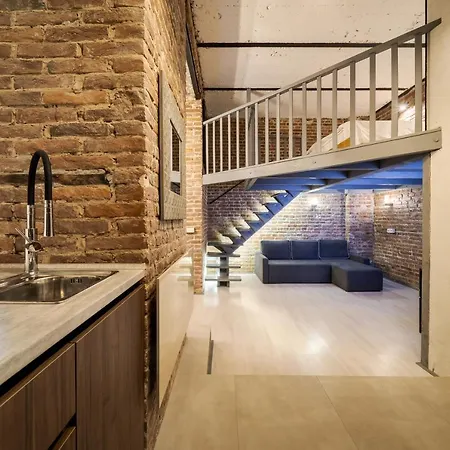 Lesi With Terrace Apartment *